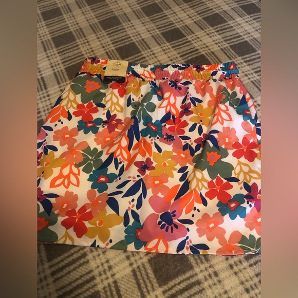 NWT flowered skirt - Picture 4 of 7